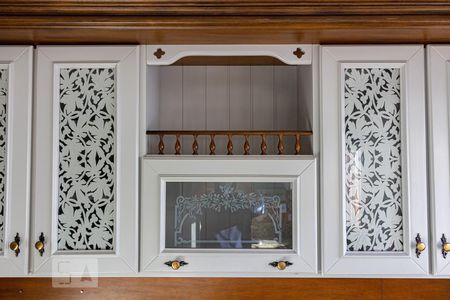 Casa à venda com 324m², 5 quartos e 4 vagas Casa à venda com 324m², 5 quartos e 4 vagasCozinha