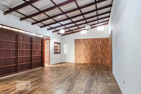 Casa à venda com 324m², 5 quartos e 4 vagas Casa à venda com 324m², 5 quartos e 4 vagasGalpão