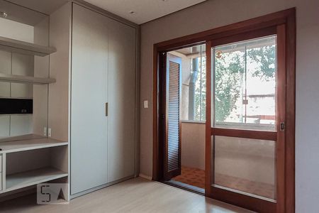 Casa à venda com 324m², 5 quartos e 4 vagas Casa à venda com 324m², 5 quartos e 4 vagasQuarto 4