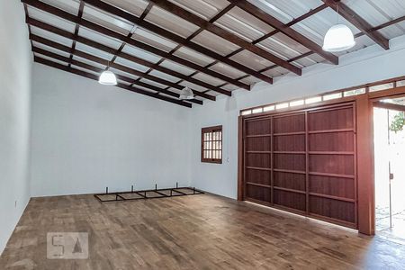 Casa à venda com 324m², 5 quartos e 4 vagas Casa à venda com 324m², 5 quartos e 4 vagasGalpão