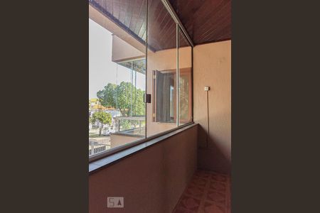 Casa à venda com 324m², 5 quartos e 4 vagas Casa à venda com 324m², 5 quartos e 4 vagasVaranda do Quarto 4