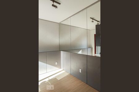 Casa à venda com 324m², 5 quartos e 4 vagas Casa à venda com 324m², 5 quartos e 4 vagasQuarto 1