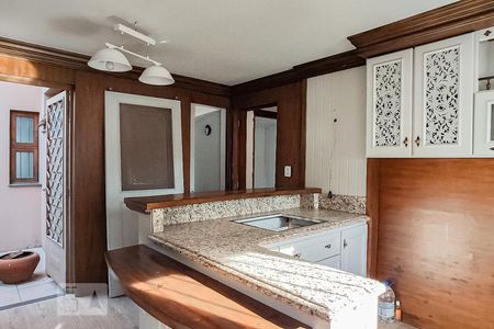 Casa à venda com 324m², 5 quartos e 4 vagas Casa à venda com 324m², 5 quartos e 4 vagasCozinha