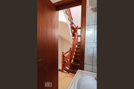 Casa à venda com 324m², 5 quartos e 4 vagas Casa à venda com 324m², 5 quartos e 4 vagasBanheiro 1