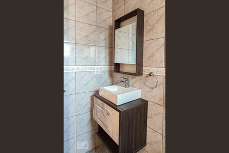 Casa à venda com 324m², 5 quartos e 4 vagas Casa à venda com 324m², 5 quartos e 4 vagasBanheiro 2