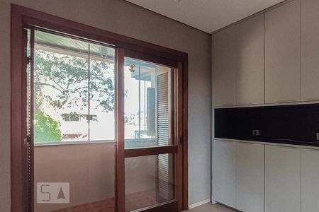 Casa à venda com 324m², 5 quartos e 4 vagas Casa à venda com 324m², 5 quartos e 4 vagasQuarto 4