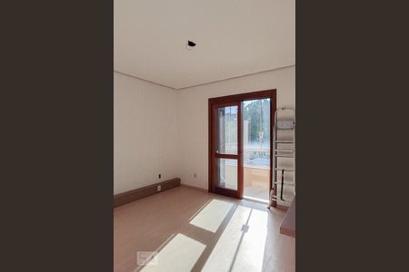 Casa à venda com 324m², 5 quartos e 4 vagas Casa à venda com 324m², 5 quartos e 4 vagasQuarto 2