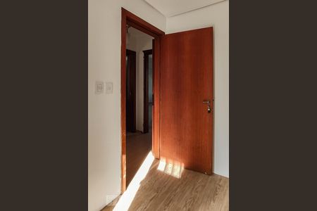 Casa à venda com 324m², 5 quartos e 4 vagas Casa à venda com 324m², 5 quartos e 4 vagasÁrea de Serviço