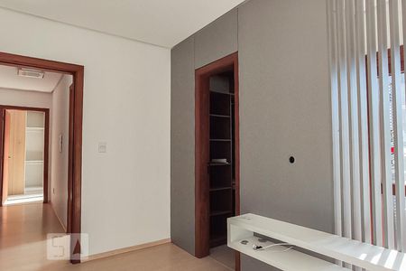 Casa à venda com 324m², 5 quartos e 4 vagas Casa à venda com 324m², 5 quartos e 4 vagasQuarto 1