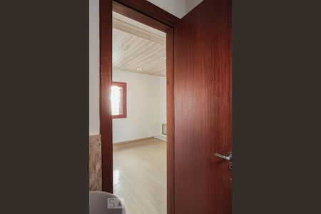 Casa à venda com 324m², 5 quartos e 4 vagas Casa à venda com 324m², 5 quartos e 4 vagasBanheiro