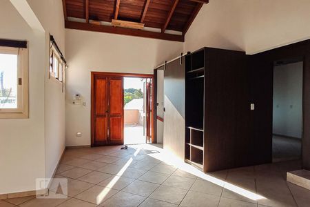 Casa à venda com 324m², 5 quartos e 4 vagas Casa à venda com 324m², 5 quartos e 4 vagasLiving 2