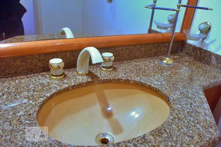 Lavabo de apartamento à venda com 4 quartos, 276m² em Vila Bastos, Santo André