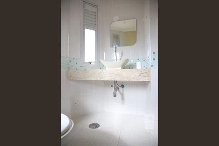 Apartamento à venda com 71m², 2 quartos e 2 vagasBanheiro Quarto Suíte