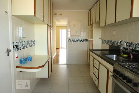 Apartamento à venda com 71m², 2 quartos e 2 vagasCozinha