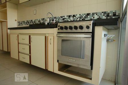 Apartamento à venda com 71m², 2 quartos e 2 vagasCozinha