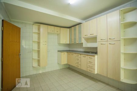 Casa para alugar com 75m², 3 quartos e 2 vagas Casa para alugar com 75m², 3 quartos e 2 vagasCozinha - Armários