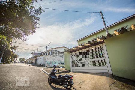 Casa para alugar com 75m², 3 quartos e 2 vagas Casa para alugar com 75m², 3 quartos e 2 vagasFachada