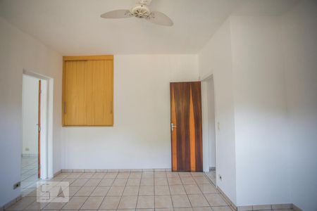 Casa para alugar com 75m², 3 quartos e 2 vagas Casa para alugar com 75m², 3 quartos e 2 vagasQuarto 2 - Armários
