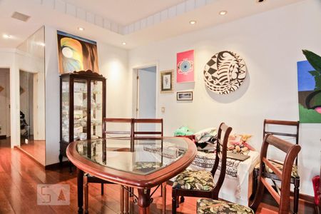 Apartamento à venda com 128m², 3 quartos e 2 vagasSala