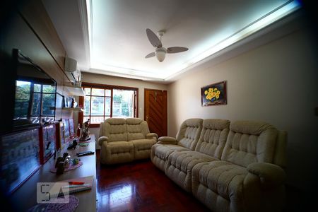 Sala de casa à venda com 4 quartos, 300m² em Jardim Itu-sabará, Porto Alegre