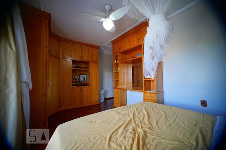 Casa à venda com 300m², 4 quartos e 2 vagasSuite