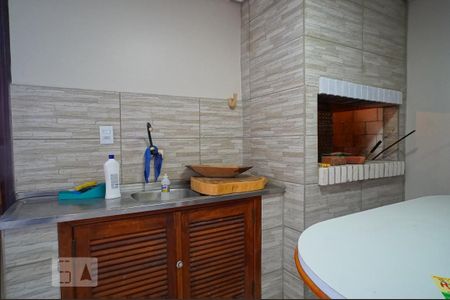 Casa à venda com 300m², 4 quartos e 2 vagaschurrasqueira