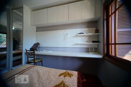 Quarto 1 de casa à venda com 4 quartos, 300m² em Jardim Itu-sabará, Porto Alegre