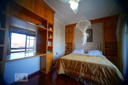 Casa à venda com 300m², 4 quartos e 2 vagasSuite