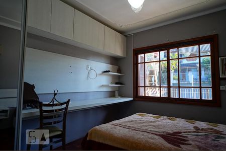 Quarto 1 de casa à venda com 4 quartos, 300m² em Jardim Itu-sabará, Porto Alegre