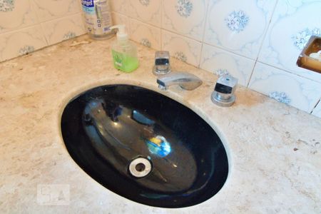 Casa à venda com 303m², 4 quartos e 6 vagasBanheiro da Suíte 1