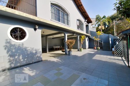 Casa à venda com 303m², 4 quartos e 6 vagasGaragem