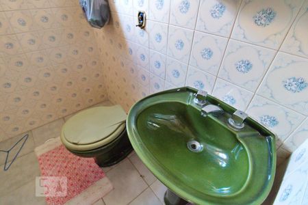 Casa à venda com 303m², 4 quartos e 6 vagasBanheiro de Serviço