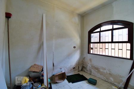 Casa à venda com 303m², 4 quartos e 6 vagasQuarto de Serviço