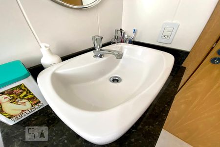 Apartamento à venda com 60m², 2 quartos e 1 vaga Apartamento à venda com 60m², 2 quartos e 1 vagaBanheiro
