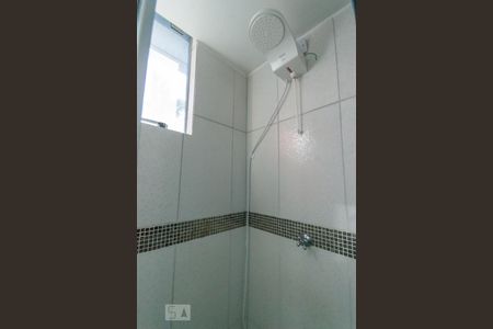 Banheiro de kitnet/studio para alugar com 1 quarto, 36m² em Novo Mundo, Curitiba