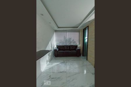 Sala de kitnet/studio para alugar com 1 quarto, 36m² em Novo Mundo, Curitiba
