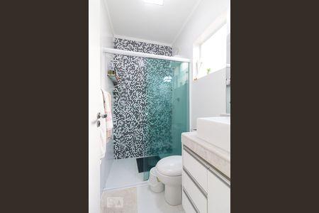 Casa à venda com 190m², 4 quartos e 3 vagasBanheiro quarto 2 suíte