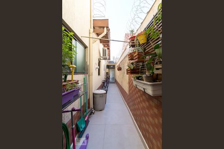 Casa à venda com 190m², 4 quartos e 3 vagasCorredor lateral externo