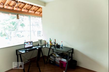 Casa para alugar com 200m², 3 quartos e 4 vagas Casa para alugar com 200m², 3 quartos e 4 vagasHall Quartos