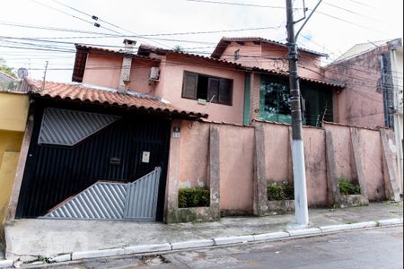 Casa para alugar com 200m², 3 quartos e 4 vagas Casa para alugar com 200m², 3 quartos e 4 vagasFachada