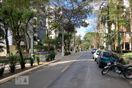 Apartamento para alugar com 200m², 3 quartos e 4 vagasVista da Rua