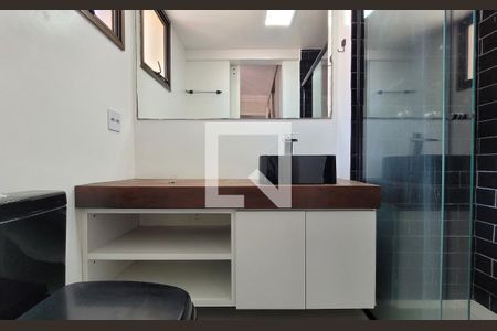 Apartamento à venda com 62m², 2 quartos e 2 vagas Apartamento à venda com 62m², 2 quartos e 2 vagasBanheiro da suíte