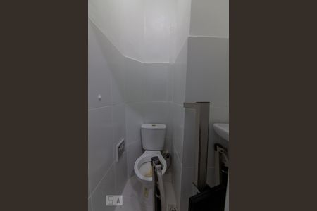 Apartamento à venda com 106m², 4 quartos e sem vaga Apartamento à venda com 106m², 4 quartos e sem vagaBanheiro de Serviço