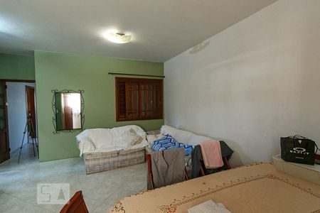 Sala 2 de casa para alugar com 5 quartos, 233m² em Cavalhada, Porto Alegre