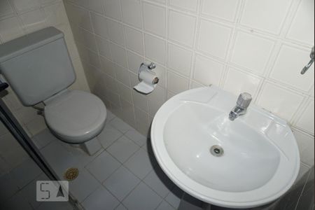 Apartamento para alugar com 50m², 2 quartos e 1 vaga Apartamento para alugar com 50m², 2 quartos e 1 vagaBanheiro