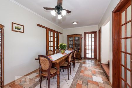 Casa à venda com 290m², 3 quartos e 2 vagas Casa à venda com 290m², 3 quartos e 2 vagasSala de jantar