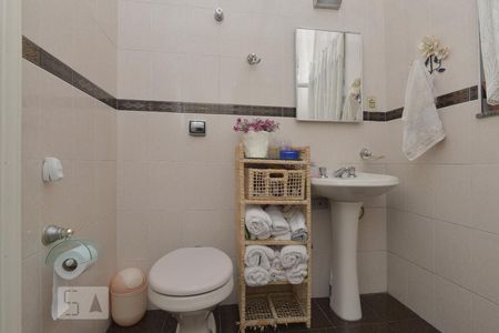 Banheiro de casa à venda com 2 quartos, 250m² em Siciliano, São Paulo