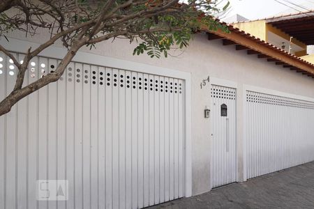 Casa à venda com 379m², 5 quartos e 3 vagasFachada