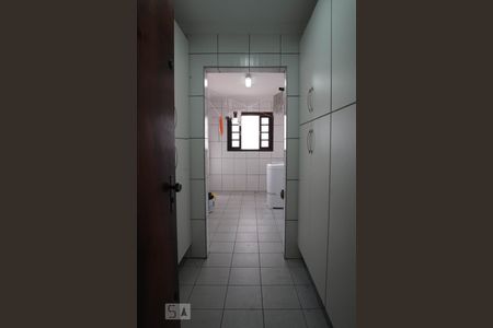 Casa à venda com 379m², 5 quartos e 3 vagasLavanderia Armários