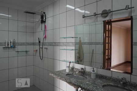 Banheiro Suíte de casa à venda com 5 quartos, 379m² em Jardim Itapemirim, São Paulo